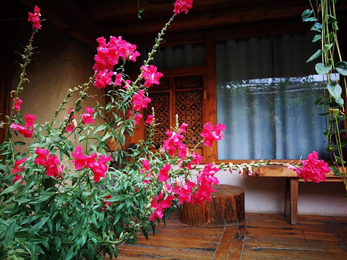 Courtyard Shangri-La 藏舍小院 מראה חיצוני תמונה